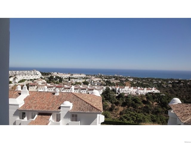 APARTM. IN CALAHONDA FOR SALE