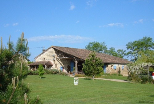 Beautiful restored farmhouse, in a..