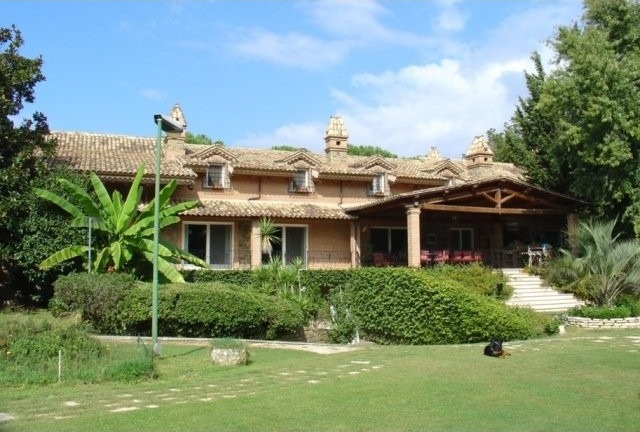 CASSIA, VILLA PRESTIGIOUS