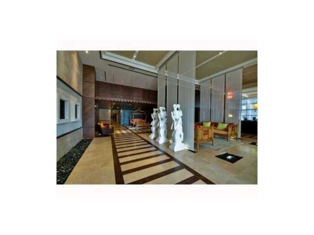 5875 COLLINS AVE # 1808 Miami Beach.. - 2