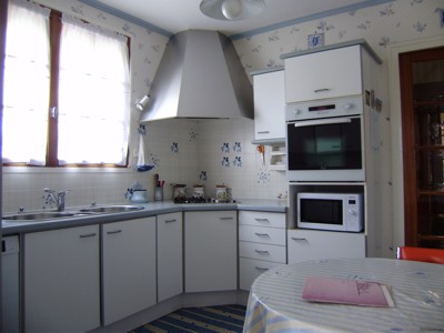 Large Detached House Close To Commerce - 2