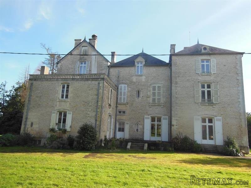 17 bedroom Castle For Sale: 79110 CHEF.. - 2