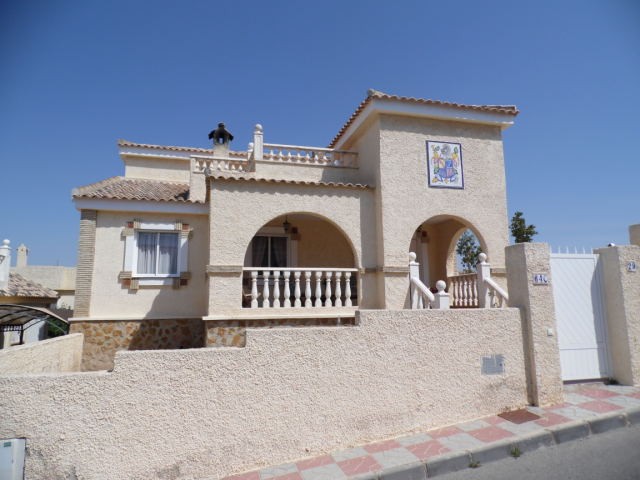 Detached Villa with Space for Pool
