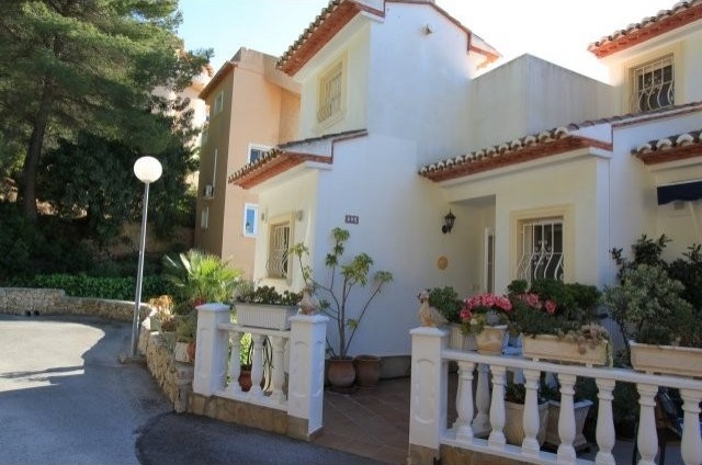 3 Bedroom Semi detached Villa in..