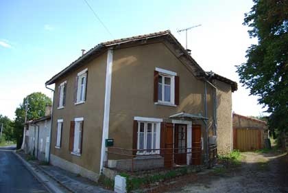 Perfectly habitable 3-bed village..