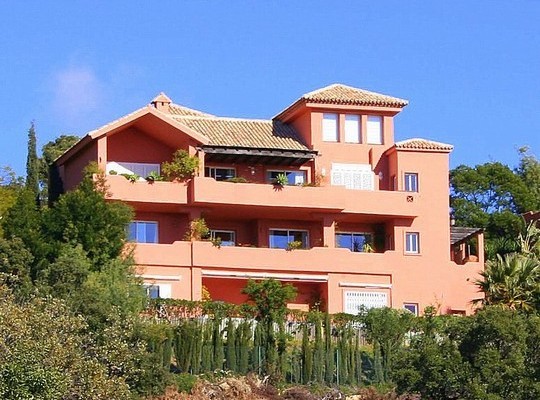 Villa for sale in La Mairena, Marbella..