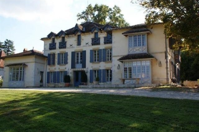 6 bedroom Castle For Sale: 24100.. - 2