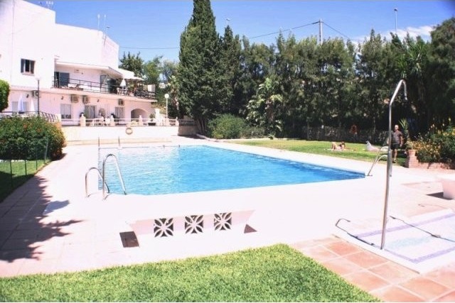 Apartment - LOVELY 1 BEDROOM APARTMENT..