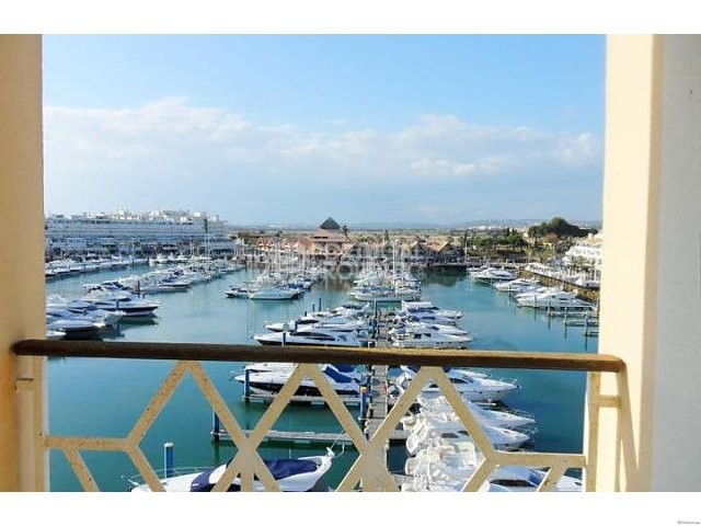 Simply, the best two bed apartment on.. - 2