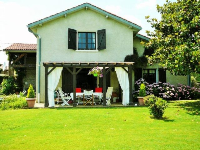 Spacious House With Privacy And Lovely..