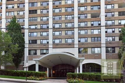 2 bedroom Apartment For Sale: 250 GORGE..