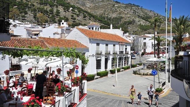 Apartment - STUNNING SPACIOUS AND..