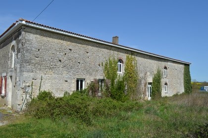 Beautiful stone building to renovate..