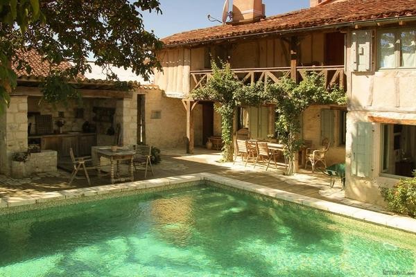 Mauvezin (Gers) - For sale : Immaculate..