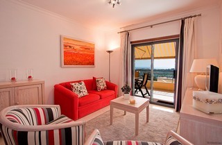 Beautiful 2 bedroom apartment with sea..