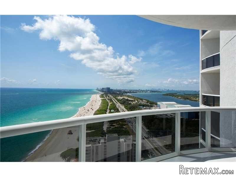 2 bedroom Flat For Sale: 15811 Collins..