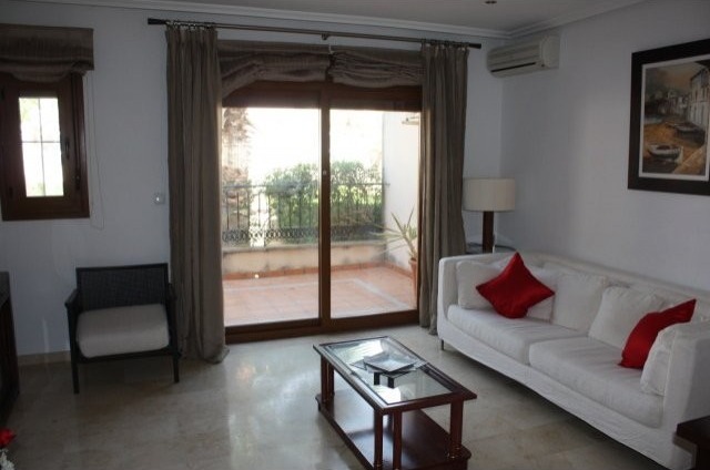 BEAUTIFUL TOWNHOUSE - 2