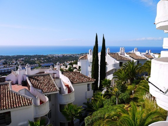 APARTMENT FOR SALE IN CALAHONDA