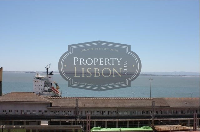 Renovated Lisbon Palace with Amazing..