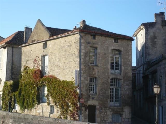 4 bedroom Town House For Sale: 16000..