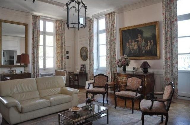 5 bedroom Flat For Sale: 69002 LYON
