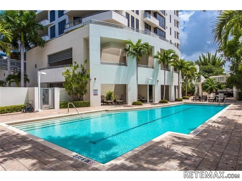 4 bedroom Town House For Sale: 401 S.. - 2