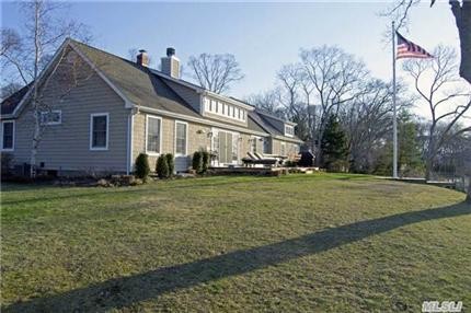 1325 Luptons Point Rd Mattituck, NY..