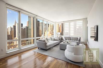 2 bedroom Apartment For Sale: 250 EAST..