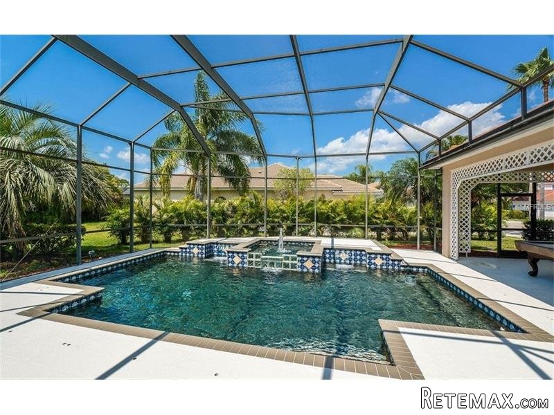 3 bedroom House For Sale: 6520.. - 2