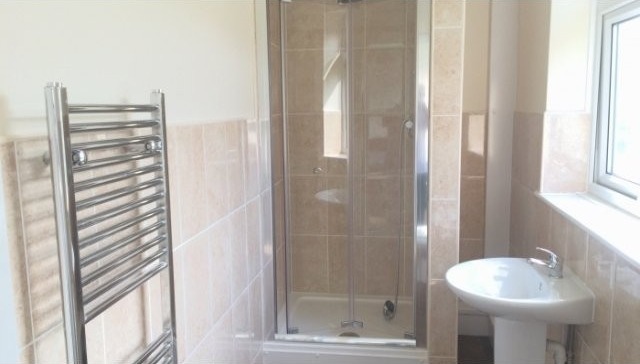 FULLY REFURBISHED DOUBLE ROOM TO LET -..