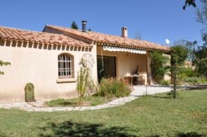 Immaculate House In A Peaceful Setting - 2