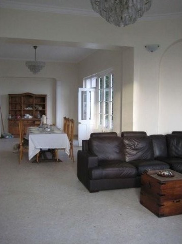 3 bedroom Apartment For Sale: Gowlands..