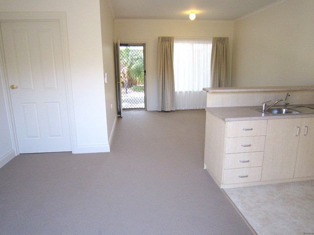 A lovely “Rose” Villa - SALISBURY - SA - 2