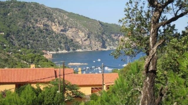 PLOT WITH SEA VIEWS IN SECTOR SUD..