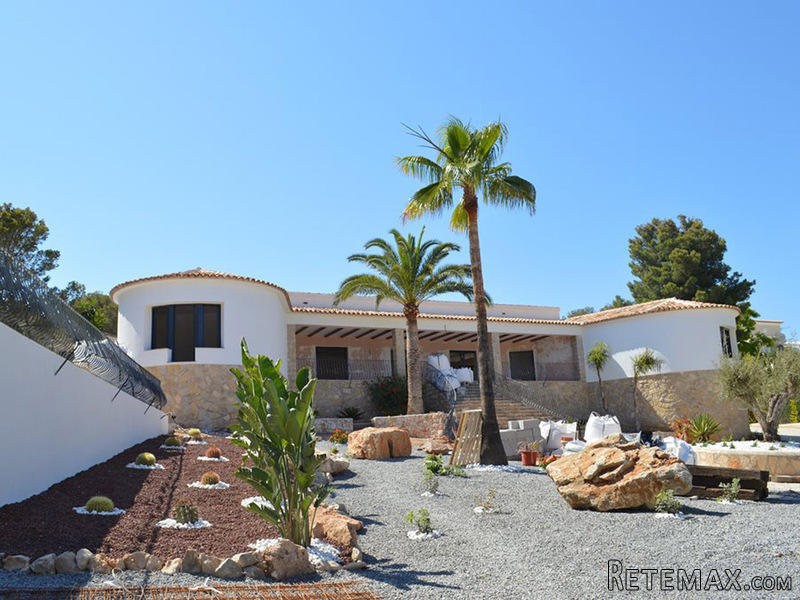 4 Bedrooms - Villa - Alicante - For Sale