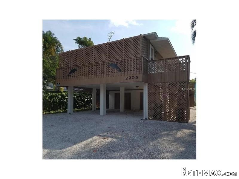 4 bedroom House For Sale: 2205 Avenue B..