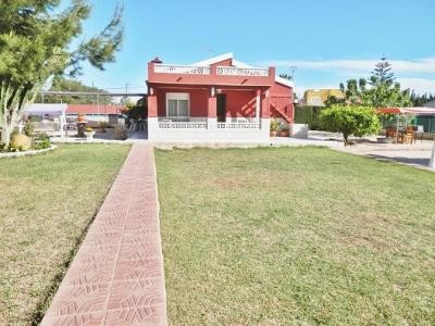 4 Bedrooms - Villa - Alicante - For Sale