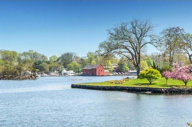 3 bedroom Residence For Sale: Rye, New.. - 2
