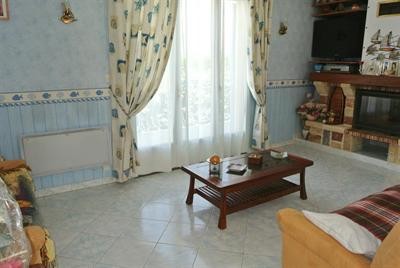 3 Bedrooms - House - Poitou-Charentes -.. - 2