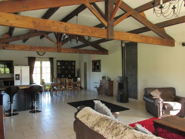 Stunning 4 Bedroomed Bungalow With Land.. - 2