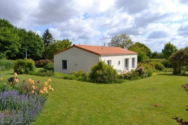 One Level House With Garage And Land