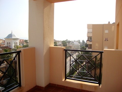 TOP QUALITY APARTMENT AT LOS LOCOS..