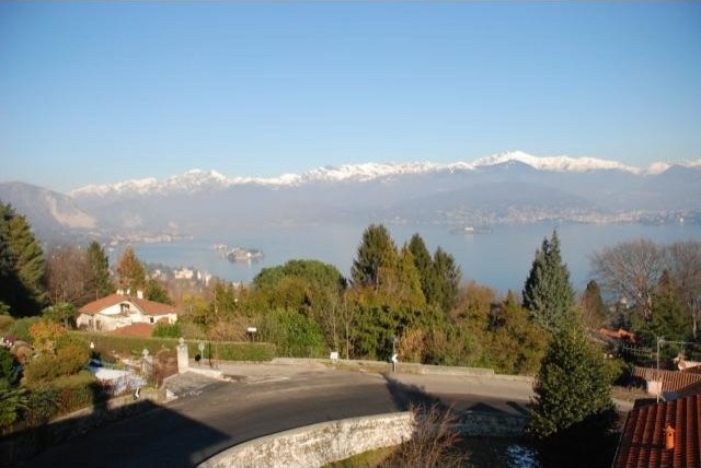 3 bedroom Cottage For Sale: Stresa, IT