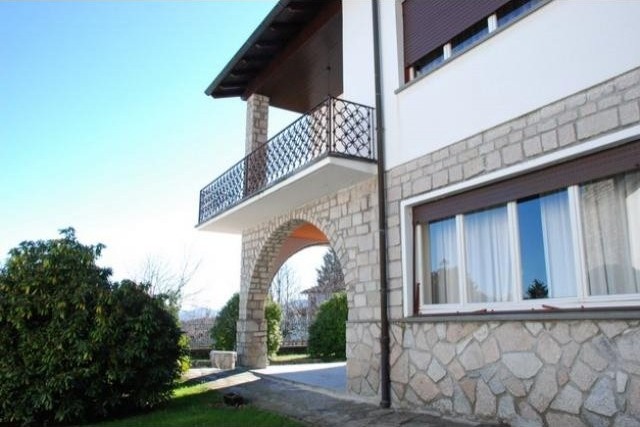3 bedroom Villa For Sale: Stresa, IT - 2