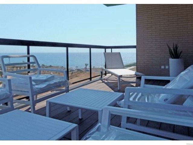 3 beds apartment with sea views in..
