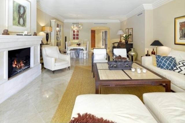 Stunning Quality 3 Bedroom Apartment in.. - 2