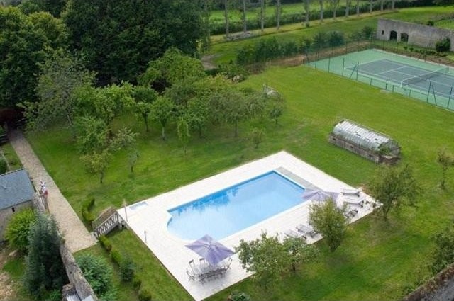 8 bedroom Property For Sale: Normandy.. - 2