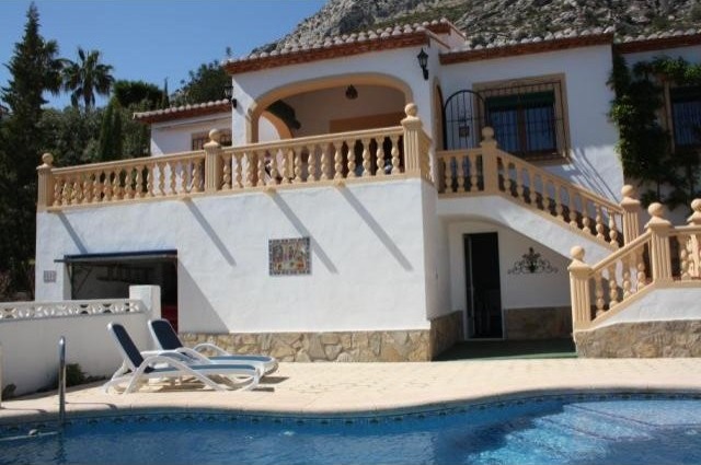 3 Bedrooms - Villa - Alicante - For Sale
