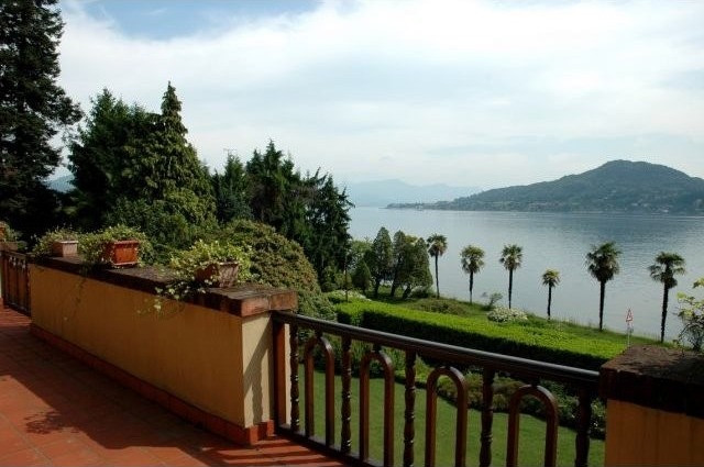 11 bedroom Villa For Sale: Arona, IT - 2