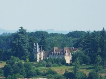 Chateau and its various outbuildings..
